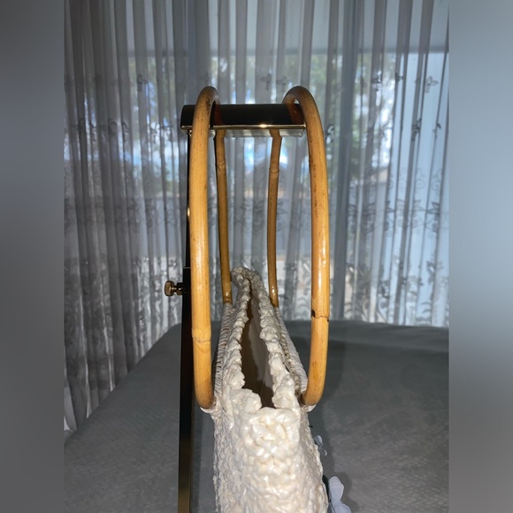 NWOT - Vintage Ivory White Macrame with Bamboo Handles - Picture 4 of 6